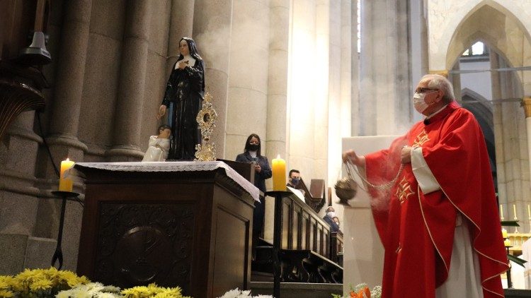 Celebração em homenagem a Santa Paulina