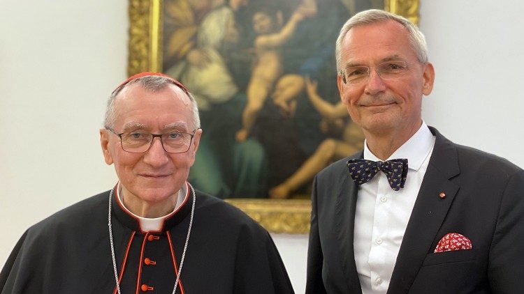 Archivbild: Kardinal Pietro Parolin und Historiker Michael Feldkamp