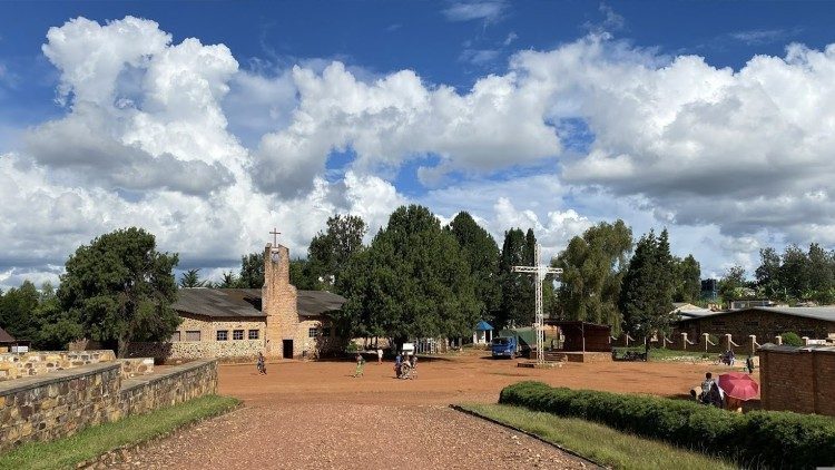 Parafia w Musongati, centrum kultu szkaplerznego w Burundi