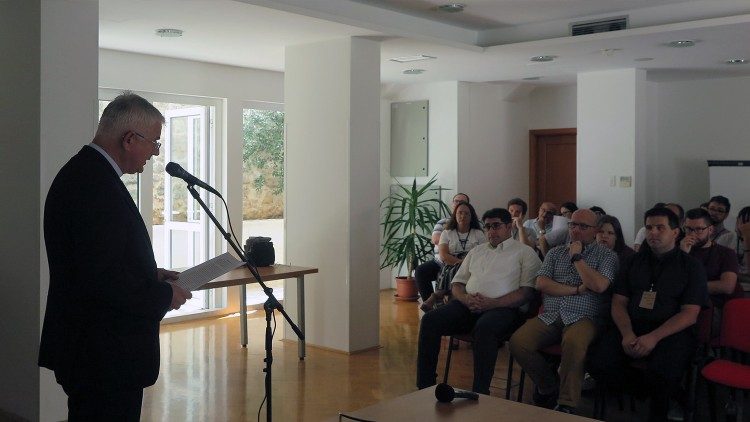 L'intervento introduttivo dell'arcivescovo Uzinić