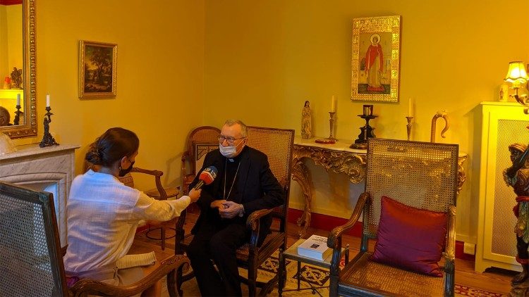 A szentszéki bíboros államtitkár interjút ad a Vatikáni Rádiónak