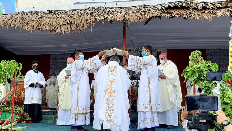 Monseñor Miguel Ángel Cadenas, ordenación episcopal
