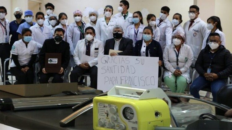 Oruro y Cochabamba agradecen al Papa la donación de respiradores a centros de salud