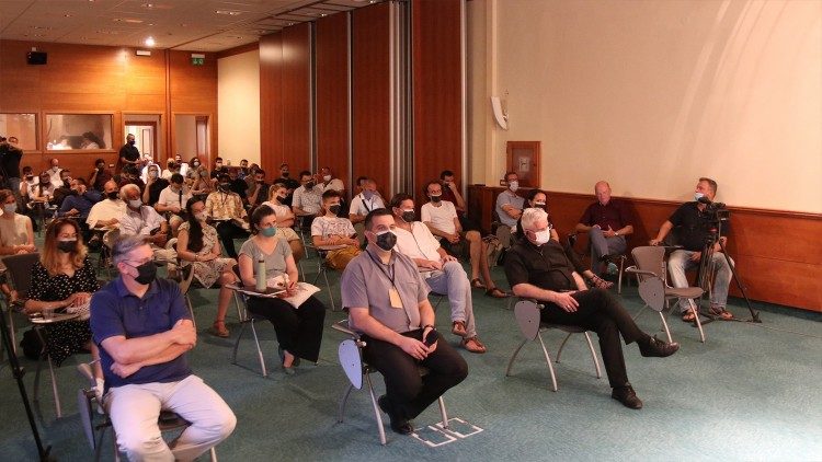 Il pubblico della tavola rotonda della Scuola di Dubrovnik 2021