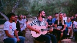Croazia-giovani-campo-estivo-isola-Mljet-Dubrovnik-messa-chitarra-preghieraAEM.jpg