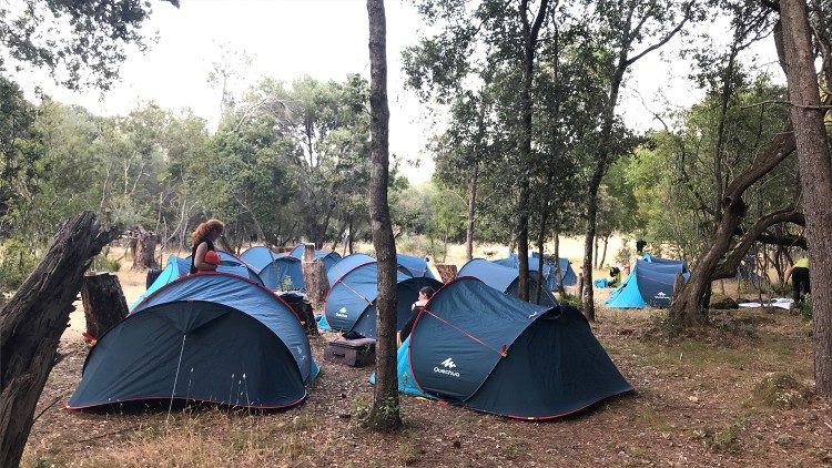 Le tende dei volontari in questo M-ljetovanje 2021