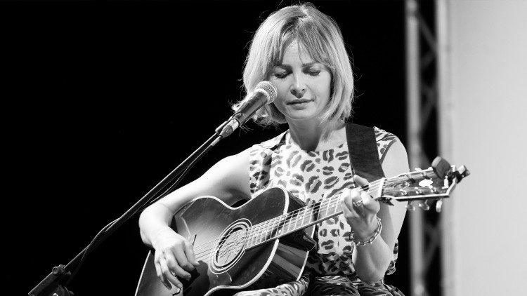 L'attrice Violante Placido si dimostra anche cantante e musicista, al Lecco Film Fest 2020