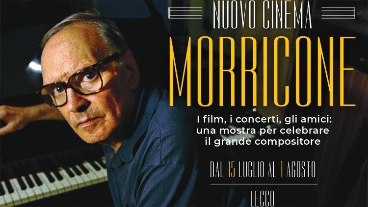Il cartellone della mostra dedicata al grande musicista Ennio Morricone, scomparso un anno fa