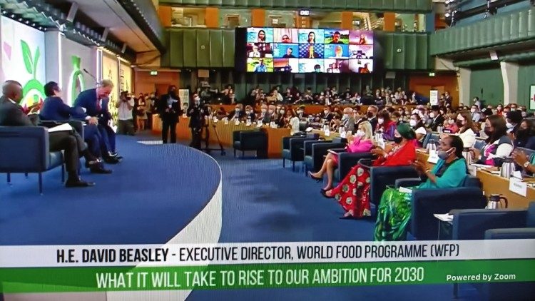 Un momento dei lavori in assemblea plenaria