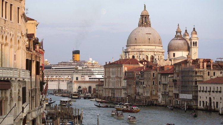 A partir du 1er août, les grands navires ne pourront plus emprunter le canal Saint-Marc. 