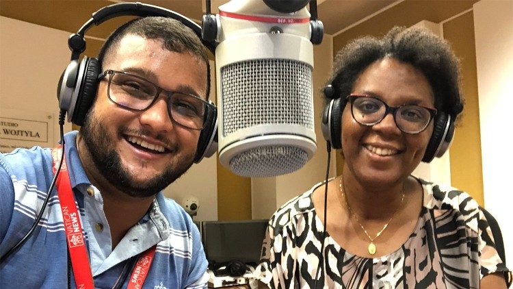 Diácono Wellington num dos estúdios da Rádio Vaticano