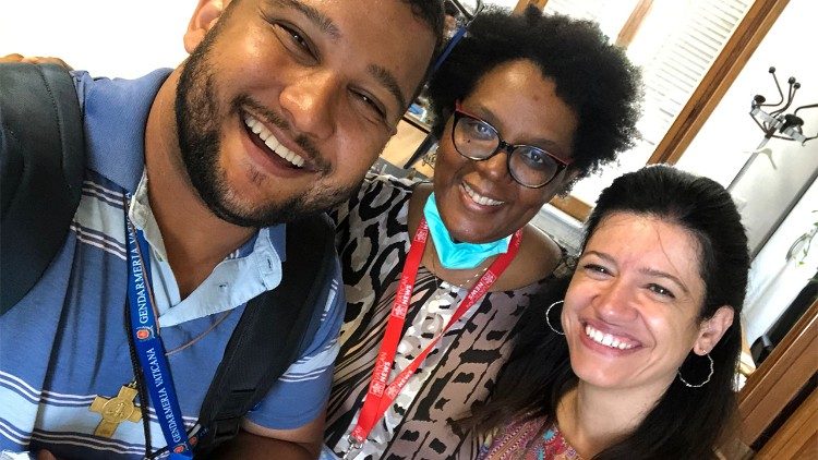 Diácono Wellington com Mariangela Jaguraba e Bianca Fraccalvieri