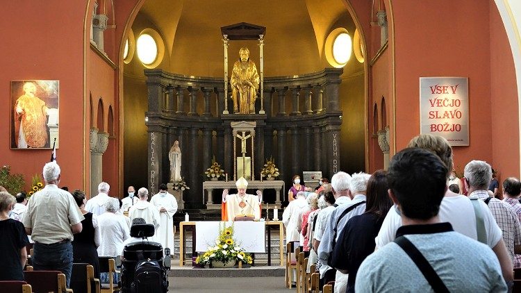 Dzięki codziennej Mszy uczniowie poprawili wyniki w nauce