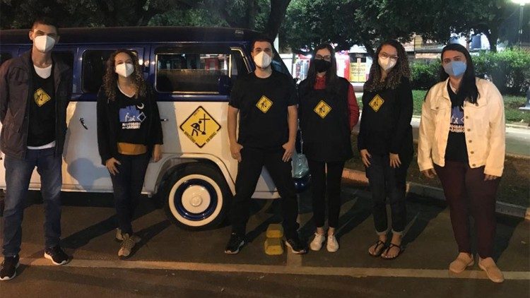 Madrugada com carinho: cuidar dos moradores em situação de rua