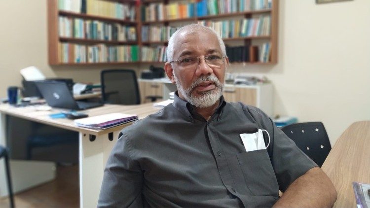 Padre Zenildo Lima, reitor do Seminário São José de Manaus