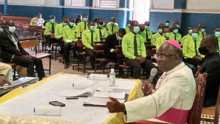 Leigos e o Bispo de Benguela (Angola), Dom António Francisco Jaca