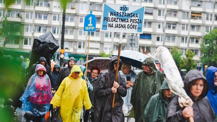 Warszawa, Kraków: wyruszyły pielgrzymki na Jasną Górę 