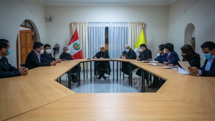 Reunión entre congresistas de pueblos originarios y Mons. Cabrejos