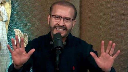 Fundador de ESNE se prepara para encuentro con el Papa