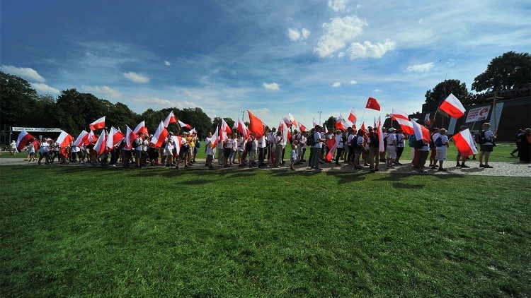 Na Jasną Górę dotarło dziś aż 13 pielgrzymek, w tym prowadzona przez paulinów, nazywana matką, 310. Warszawska Pielgrzymka Piesza 