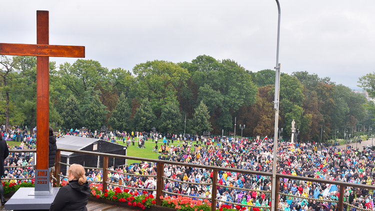 Jasnogórski odpust MB Częstochowskiej przy symbolach ŚDM