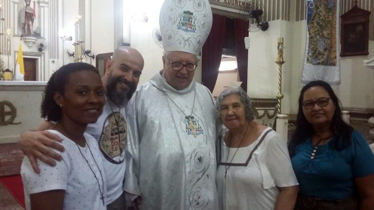 Comunidade Cat&oacute;lica Alegria da Cruz - Dom Roberto