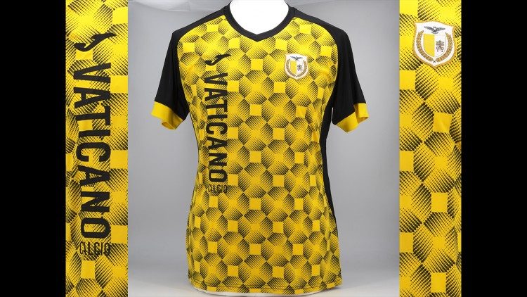 Das Trikot der vatikanischen Fußballnationalmannschaft, das man jetzt kaufen kann