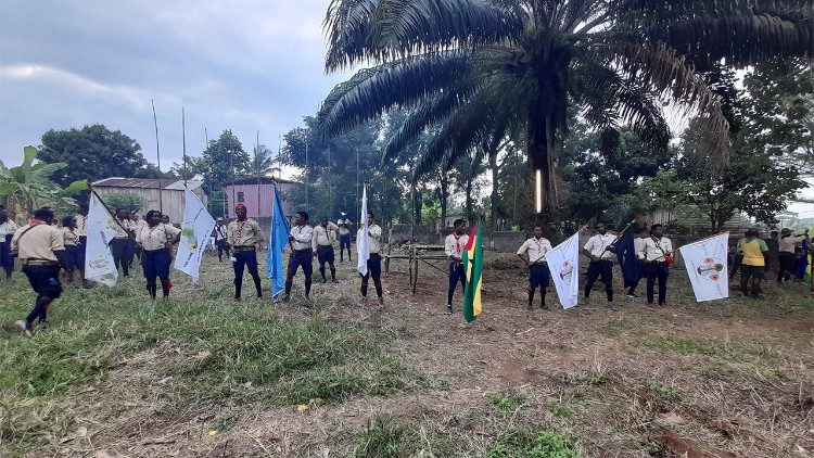 Grupo de Jovens Escuteiros em São Tomé e Príncipe