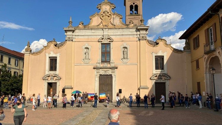 Sit-in a Saronno, Lombardia