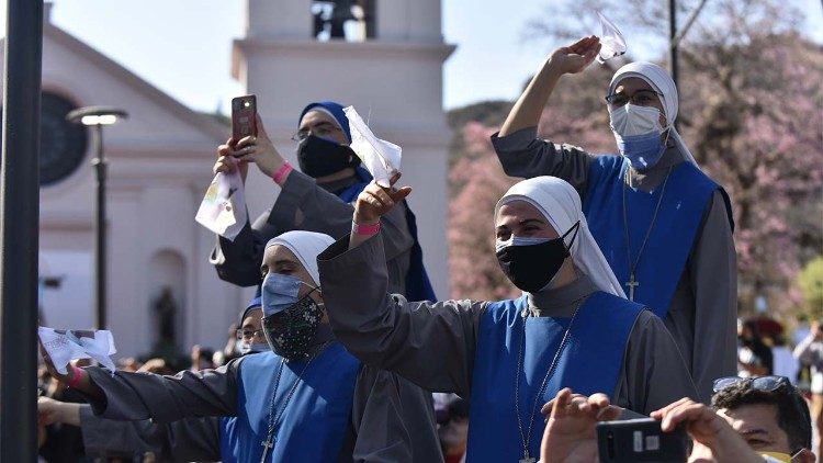 Un gruppo di religiose alla Messa