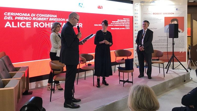 Monsignor Milani legge le motivazioni del Premio Bresson 2021