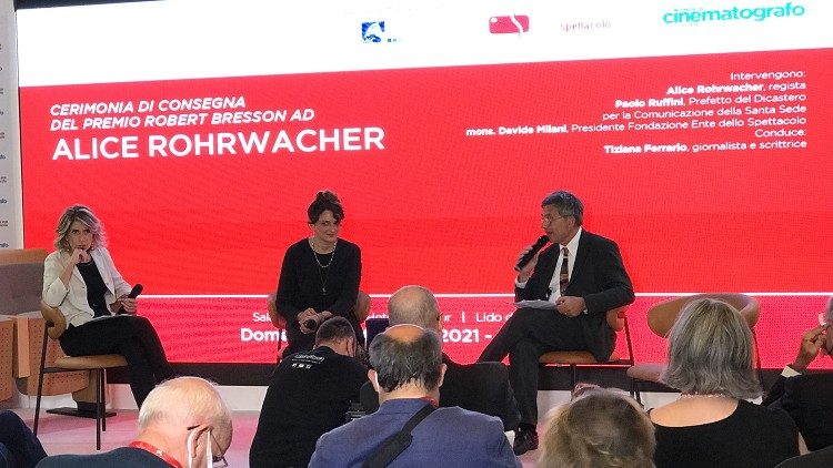  Paolo Ruffini presenta l'opera della regista Alice Rohrwacher