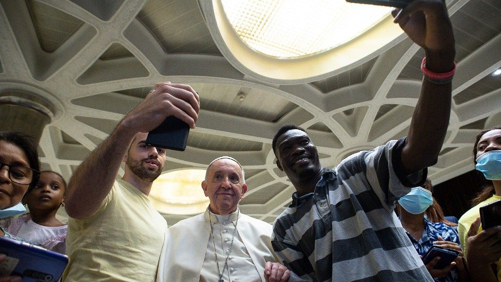 Popiežius su dokumentinio filmo „Francesco“ žiūrovais