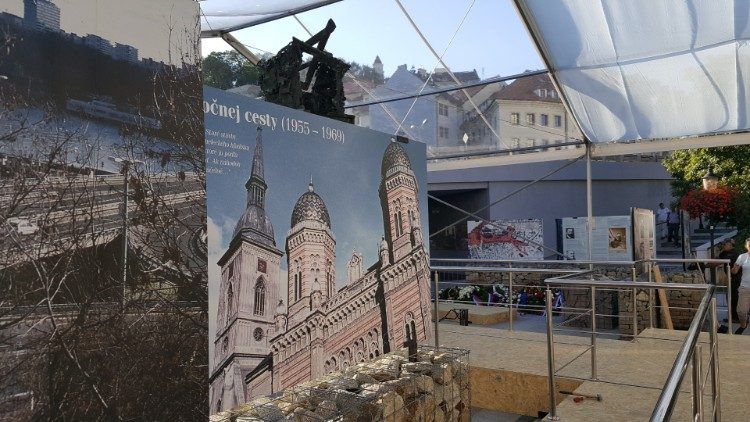 Preparations in Bratislava's Rybne namestie Square before Pope Francis' meeting with the Jewish Community  