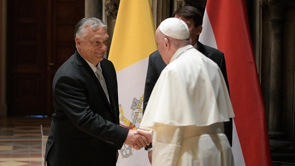 Il saluto del Papa al Primo Ministro della Repubblica d'Ungheria il Sig. Viktor Orban