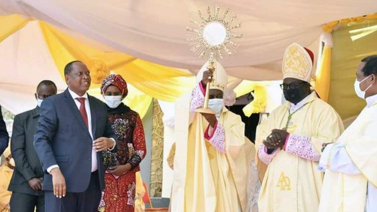 2021.09.13 Kongamano la IV la Ekaristi Takatifu nchini Tanzania 9 -12 Septemba.