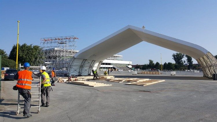 Il Palco a Presov nei giorni della preparazione della visita del Papa