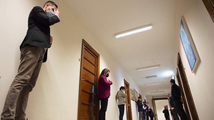 El momento de la oración del Ángelus