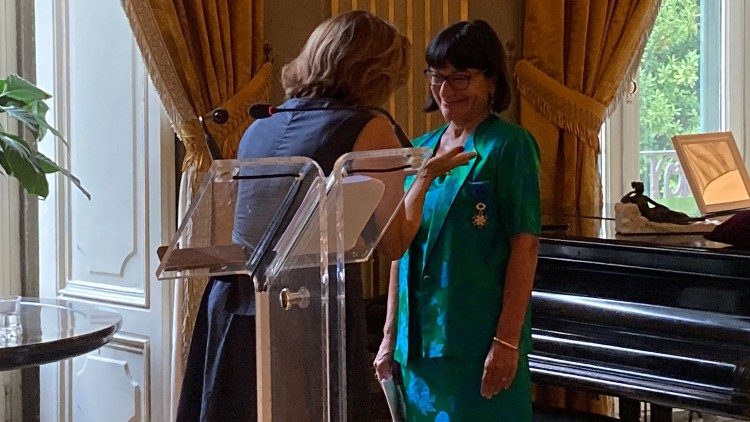 Romilda Ferrauto, faite Officier de l'Ordre National du Mérite. (Copyright LB2S)