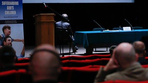 A Varsavia l'impegno della Chiesa contro gli abusi: tocchiamo una ferita dolorosa