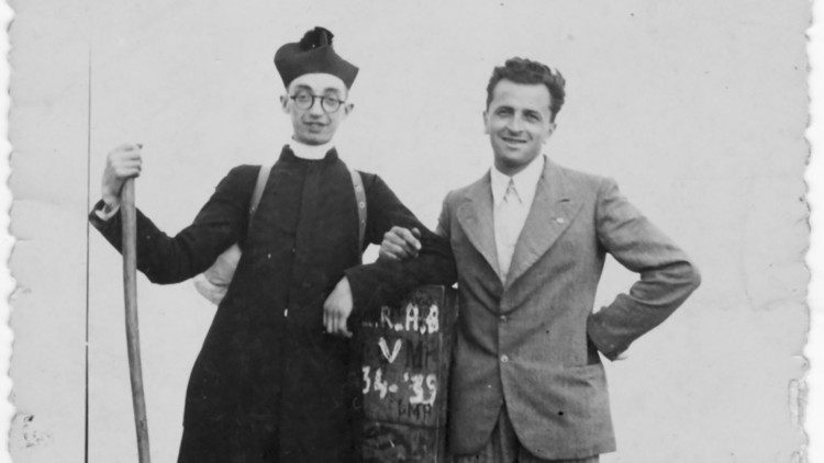 Don Giovanni Fornasini (à gauche), prêtre de l'archidiocèse de Bologne béatifié ce 26 septembre 