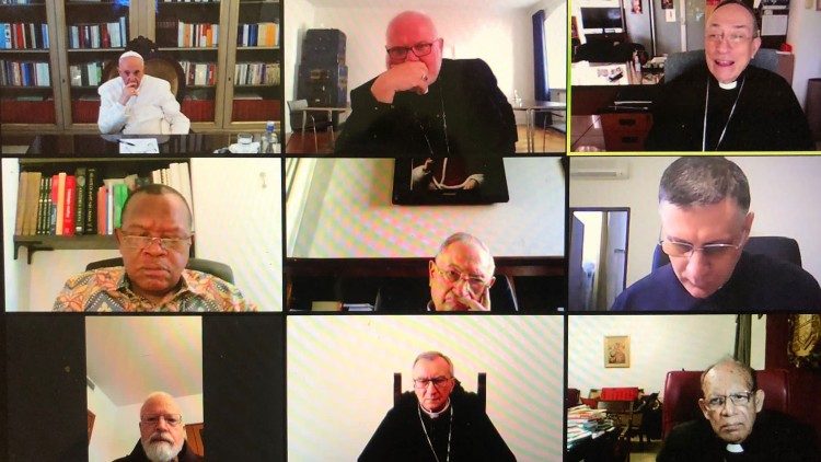 Online: Der Papst mit seinem Kardinalsrat