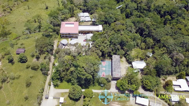 Sede Puce Amazonas de la Pontificia Universidad Católica del Ecuador en Sucumbíos.