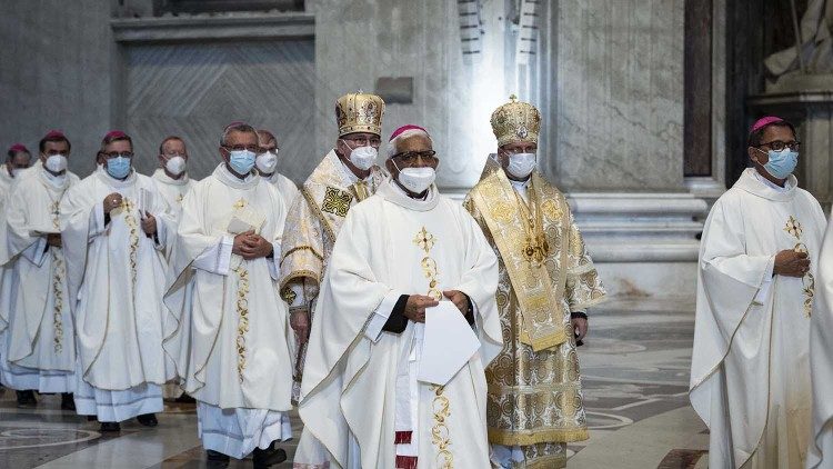 Блаженніший Святослав Шевчук з іншими учасниками Пленарної Асамблеї Ради Єпископських Конференцій Європи перед Святою Месою з Папою Франциском