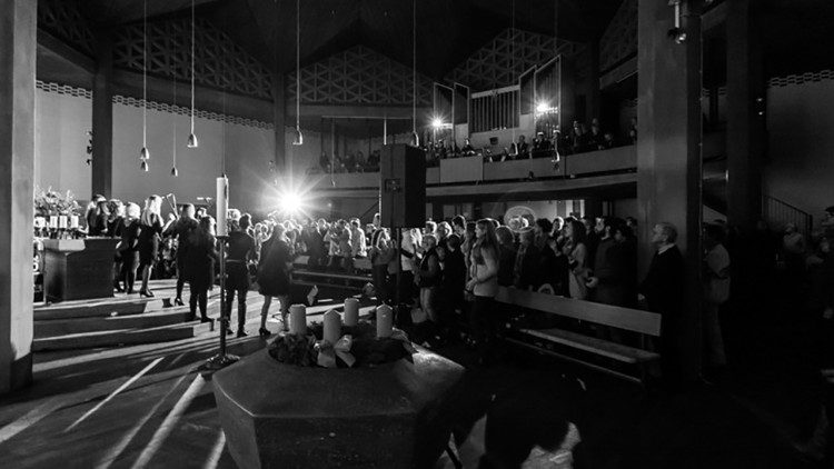 Der Chor Gospel’n’Soul bei einem Konzert in einer Kirche © David Pierce Brill
