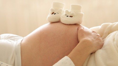 In Italia mai così pochi nuovi nati dall’unità d’Italia, aumentano i matrimoni