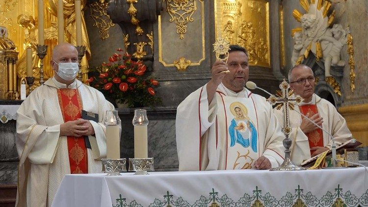 Relikwie bł. kardynała Stefana Wyszyńskiego na Jasnej Górze