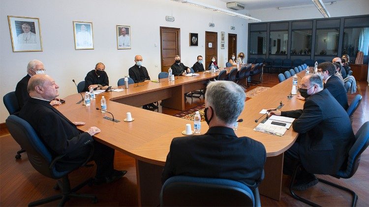 Reunión del dicasterio. 