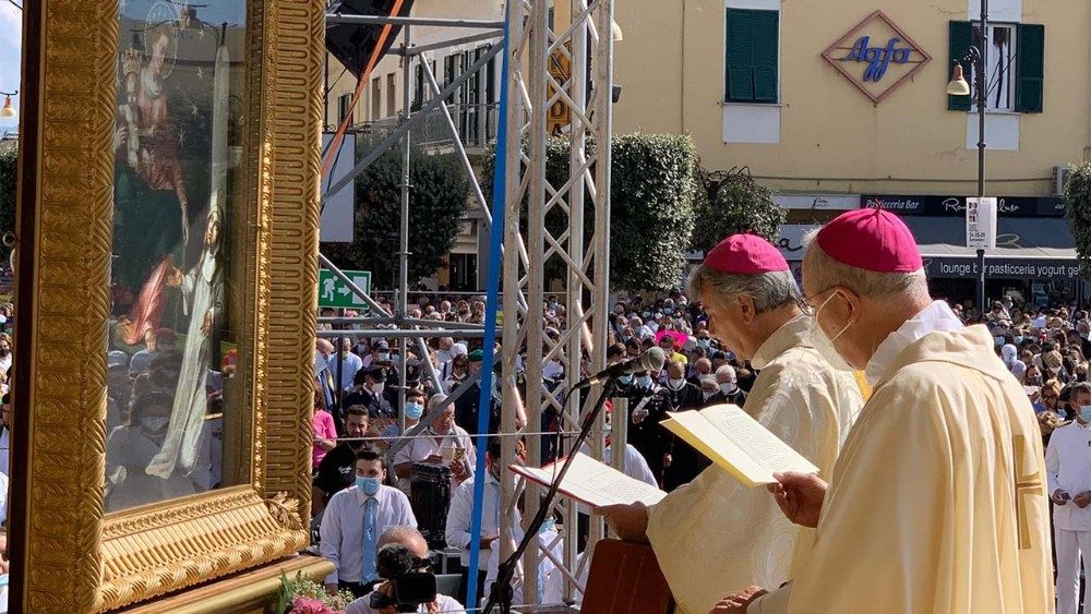 Lettura della preghiera alla Madonna 