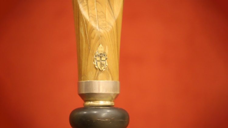 Retro del pastorale di Giovanni Paolo II